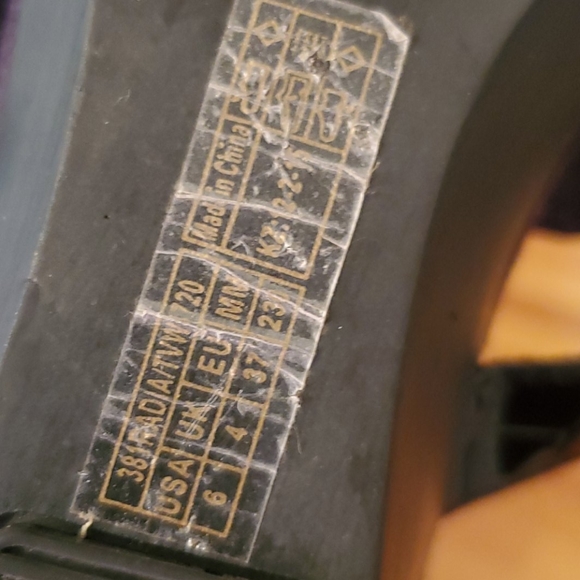 Vionic Sandals - Picture 5 of 9